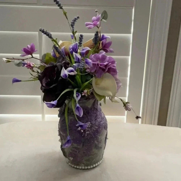 Handmade Vase &Flowers - Picture 1 of 7